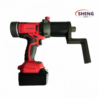 Akumulátorový momentový kľúč pre vysoké budovy